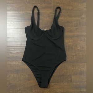 Shein Women’s Medium Swimsuit One Piece Black